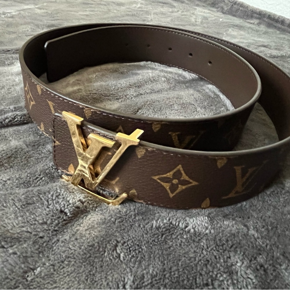 Louis Vuitton Initiales Belt 40 mm Size 95